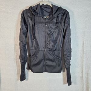 Lululemon Black Hooded Zip Jacket Thumbholes Lightweight Athletic Womens Medium